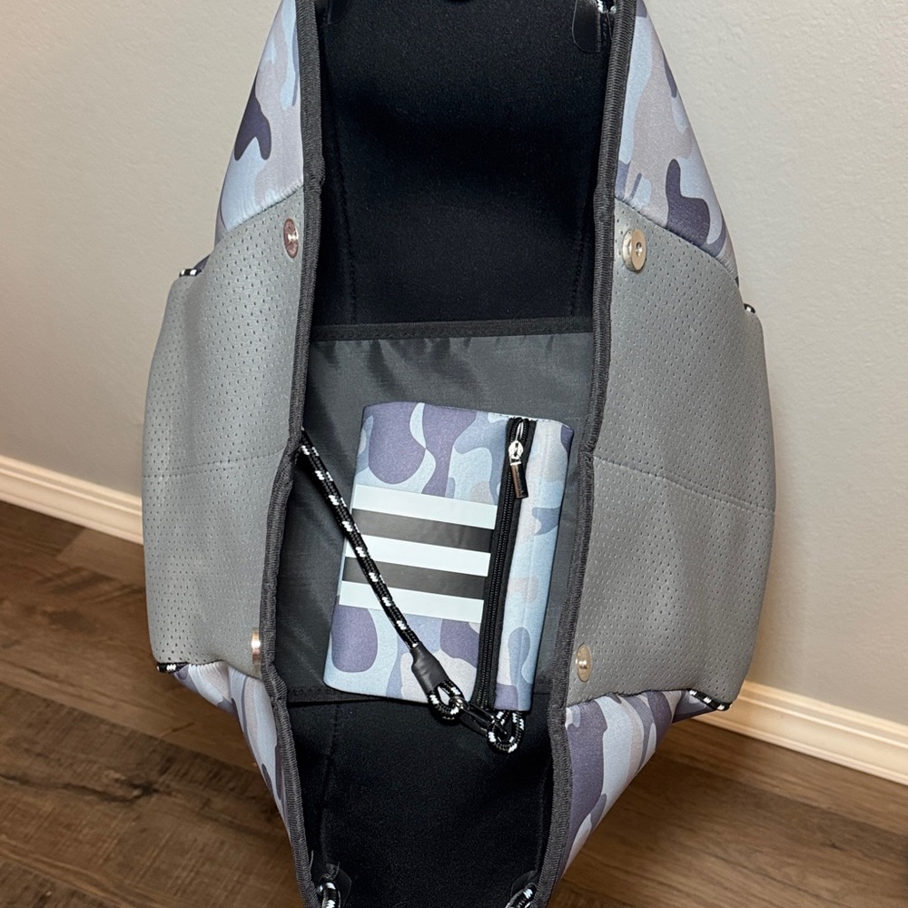 Camouflage Neoprene Tote Bag - Picture 6 of 10